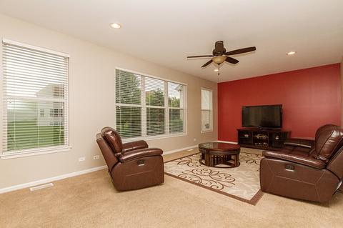 831 Beech Dr, Elgin, IL 60120 photo 13