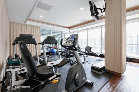 201 E Chestnut St #22E, Chicago, IL 60611 photo 14