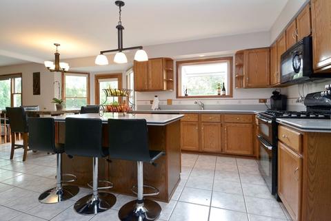 315 Bryan Dr, Cary, IL 60013 photo 4