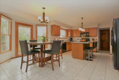 315 Bryan Dr, Cary, IL 60013 photo 3
