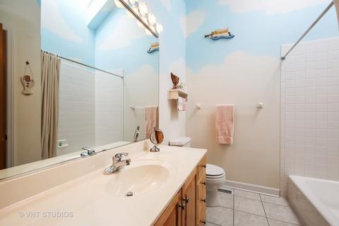 811 Pinegrove Ct, Wheaton, IL 60187 photo 20