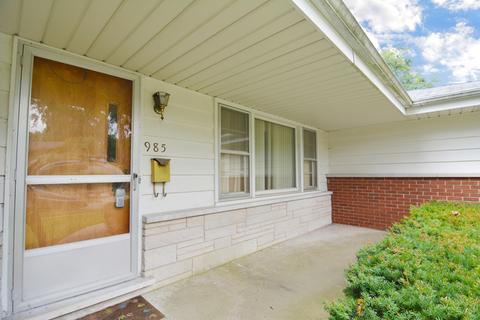 985 Elma Ave, Elgin, IL 60120 photo 3
