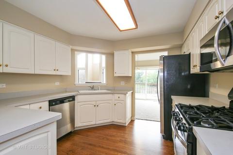 1012 Bernette Ct, Naperville, IL 60540 photo 4