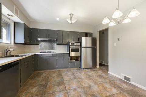 1065 Brookside Ln, Deerfield, IL 60015 photo 4
