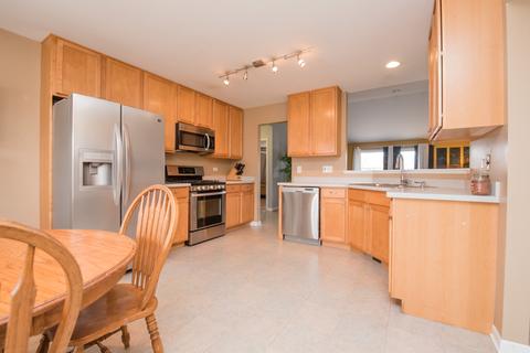 613 Wedgewood Trl, Mchenry, IL 60050 photo 11