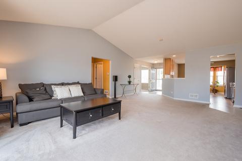613 Wedgewood Trl, Mchenry, IL 60050 photo 8