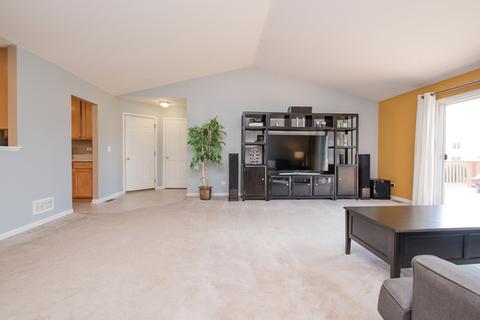 613 Wedgewood Trl, Mchenry, IL 60050 photo 9