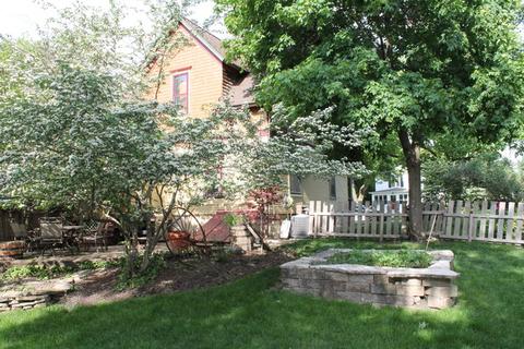 820 N Spring St, Elgin, IL 60120 photo 3