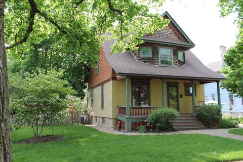820 N Spring St, Elgin, IL 60120 photo 1