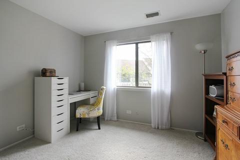587 Williamsburg Ct #A2, Wheeling, IL 60090 photo 11