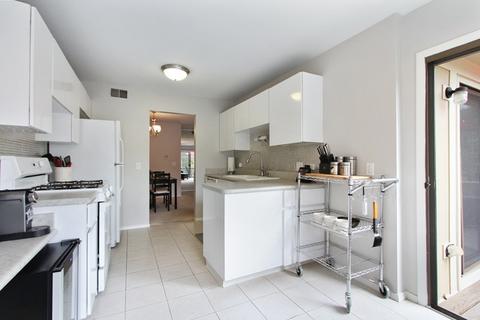 587 Williamsburg Ct #A2, Wheeling, IL 60090 photo 6