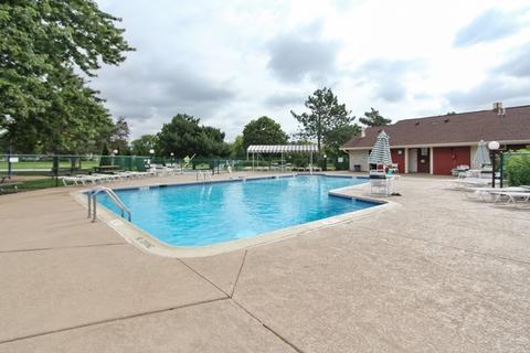 587 Williamsburg Ct #A2, Wheeling, IL 60090 photo 13