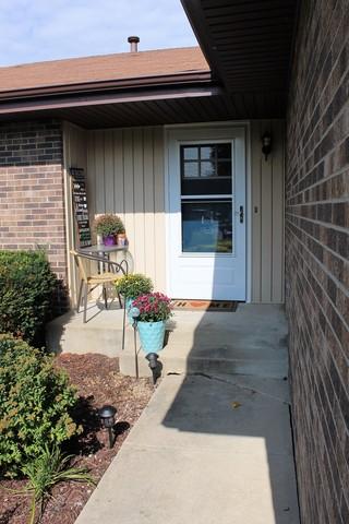 4121 Windrow Ct, Cherry Valley, IL 61016 photo 2