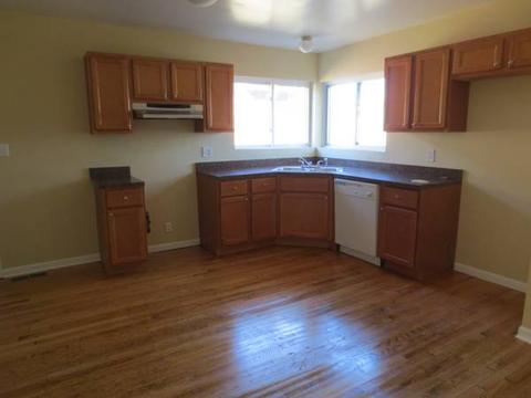 3045 W 84th St, Chicago, IL 60652 photo 4