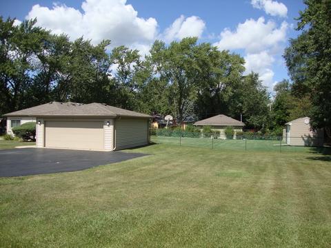 905 Ash Rd, Hoffman Estates, IL 60169 photo 15