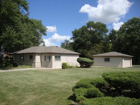 905 Ash Rd, Hoffman Estates, IL 60169 photo 1