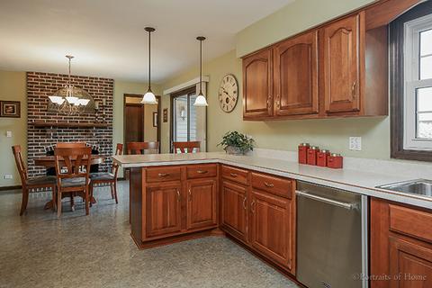 721 Elm Cir, Itasca, IL 60143 photo 3