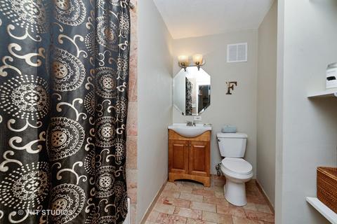 30 E Division St #8B, Chicago, IL 60610 photo 9