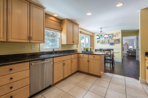 2058 Spring Green Dr, Wheaton, IL 60189 photo 7