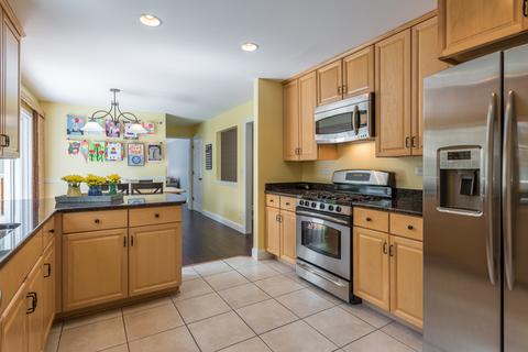 2058 Spring Green Dr, Wheaton, IL 60189 photo 6
