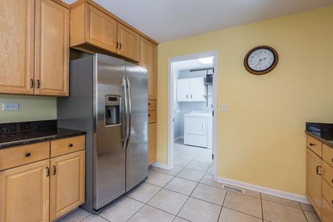 2058 Spring Green Dr, Wheaton, IL 60189 photo 10