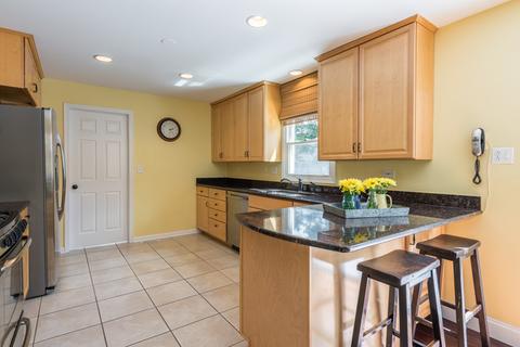 2058 Spring Green Dr, Wheaton, IL 60189 photo 9