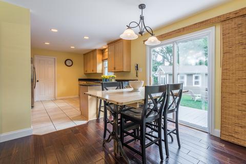 2058 Spring Green Dr, Wheaton, IL 60189 photo 8