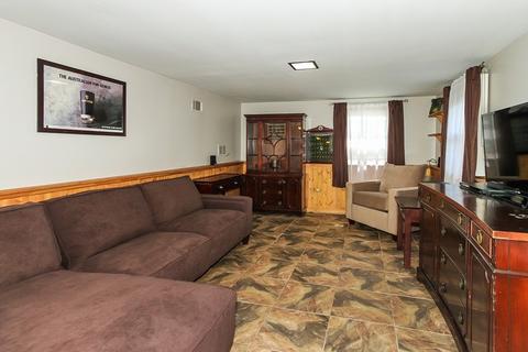 1040 Irwin Ave, Des Plaines, IL 60018 photo 11