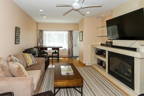 1040 Irwin Ave, Des Plaines, IL 60018 photo 5
