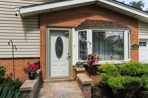 1040 Irwin Ave, Des Plaines, IL 60018 photo 2
