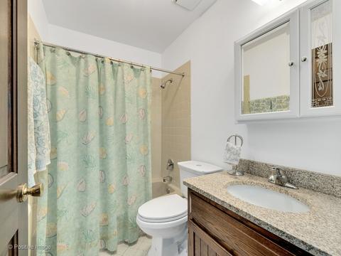 2238 Stonegate Ln, Wheaton, IL 60189 photo 16