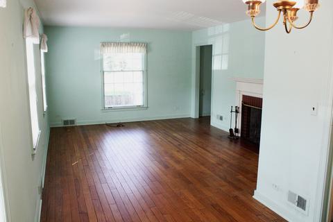 15 N Chapel St, Elgin, IL 60120 photo 4