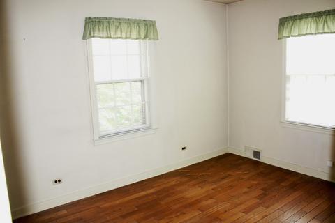 15 N Chapel St, Elgin, IL 60120 photo 8