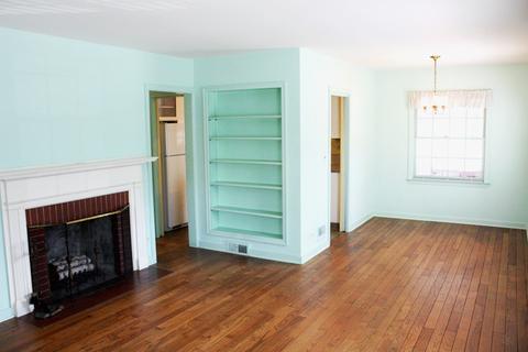 15 N Chapel St, Elgin, IL 60120 photo 3