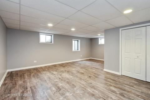 4943 Carriage Dr, Gurnee, IL 60031 photo 9