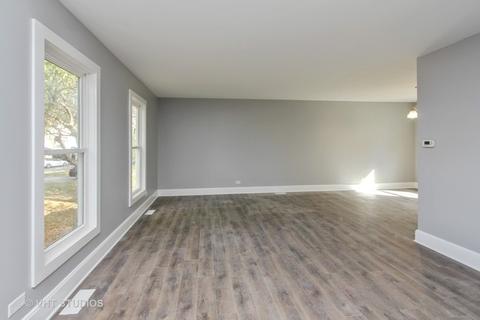 4943 Carriage Dr, Gurnee, IL 60031 photo 3