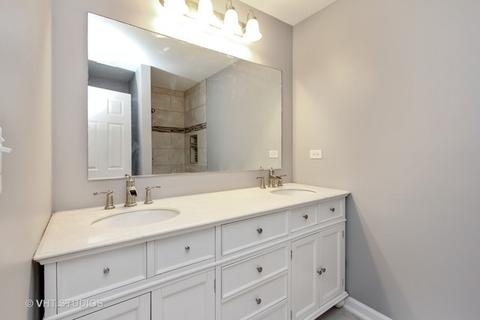 4943 Carriage Dr, Gurnee, IL 60031 photo 11