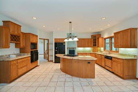 30 W204 White Oak Ln, Wayne, IL 60184 photo 8