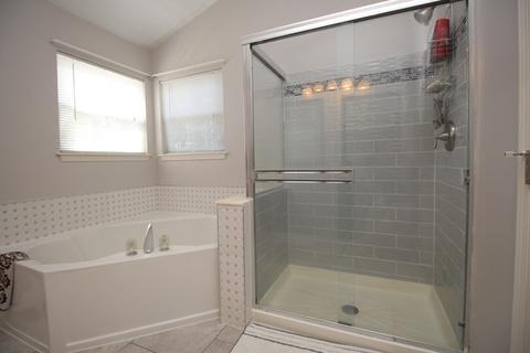 239 Faircroft Rd, Bartlett, IL 60103 photo 9