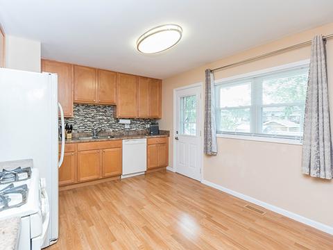 413 Library Ln, Streamwood, IL 60107 photo 6