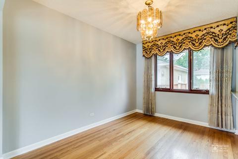 1033 Marshall Dr, Des Plaines, IL 60016 photo 6