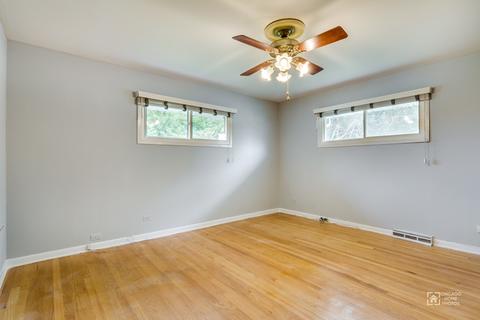 1033 Marshall Dr, Des Plaines, IL 60016 photo 12