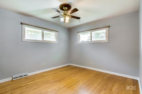 1033 Marshall Dr, Des Plaines, IL 60016 photo 15