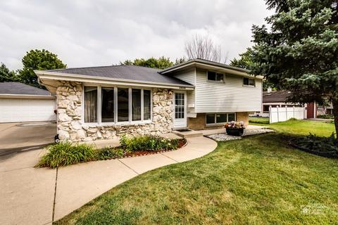 1033 Marshall Dr, Des Plaines, IL 60016 photo 2