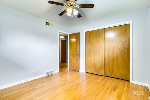 1033 Marshall Dr, Des Plaines, IL 60016 photo 16
