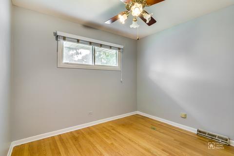 1033 Marshall Dr, Des Plaines, IL 60016 photo 17