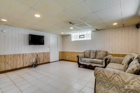 1033 Marshall Dr, Des Plaines, IL 60016 photo 22