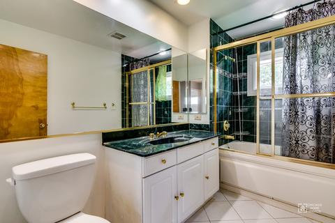 1033 Marshall Dr, Des Plaines, IL 60016 photo 19
