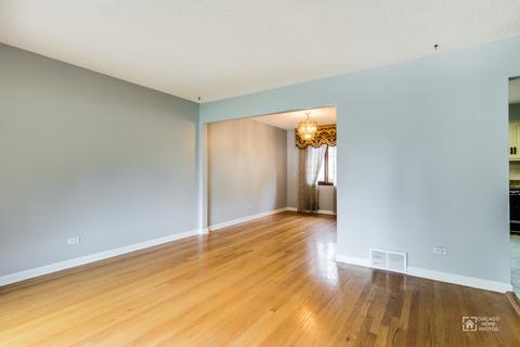 1033 Marshall Dr, Des Plaines, IL 60016 photo 4