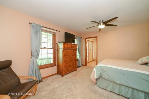 805 Oakview Dr, Algonquin, IL 60102 photo 11